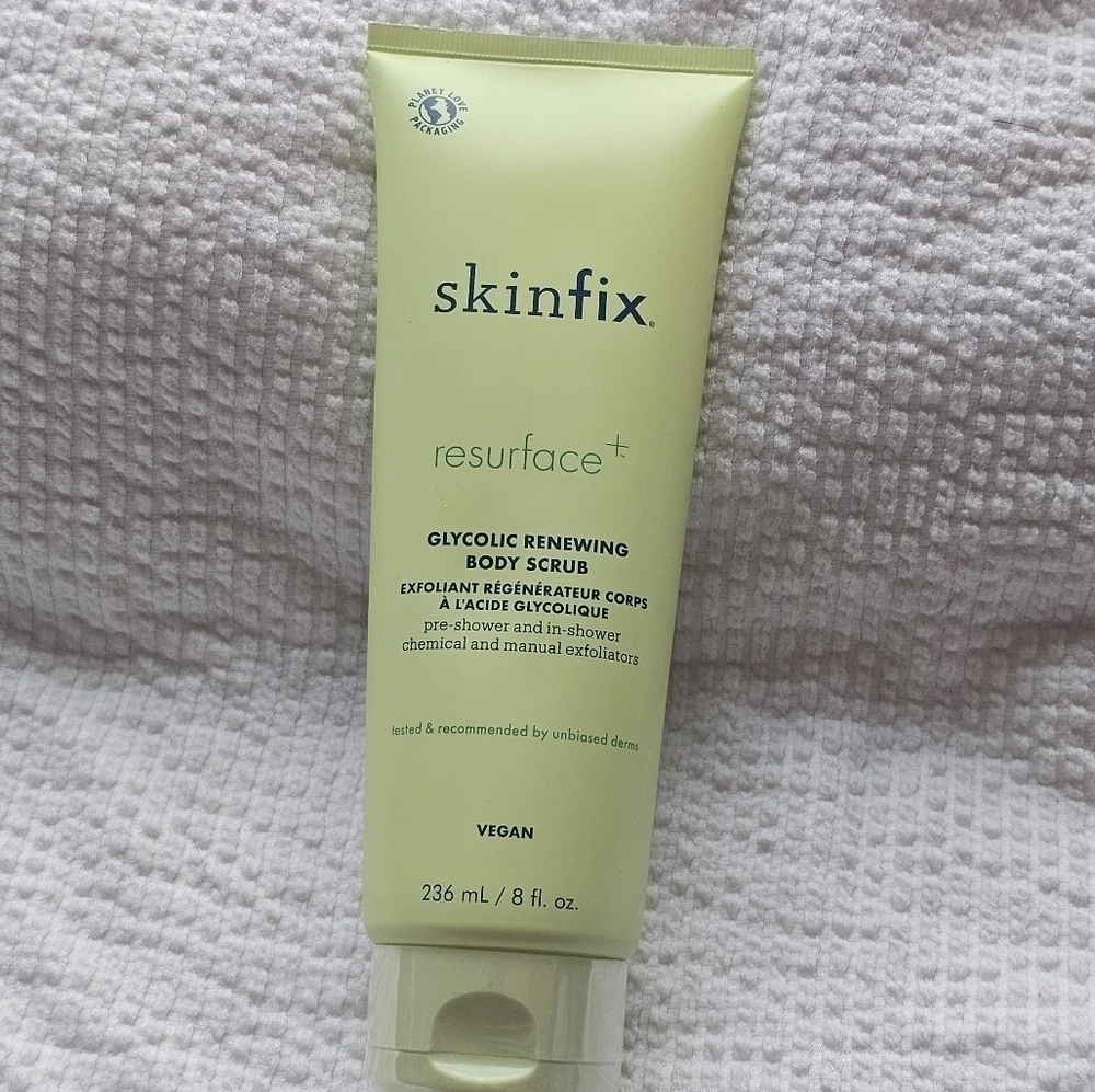 Skinfix Resurface+ Glycolic Renewing Scrub exfoliating body scrub 8 fl.oz.